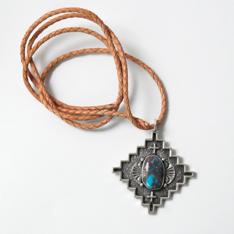 アーロンアンダーソン ビズビー クロス ペンダント｜マライカ公式通販