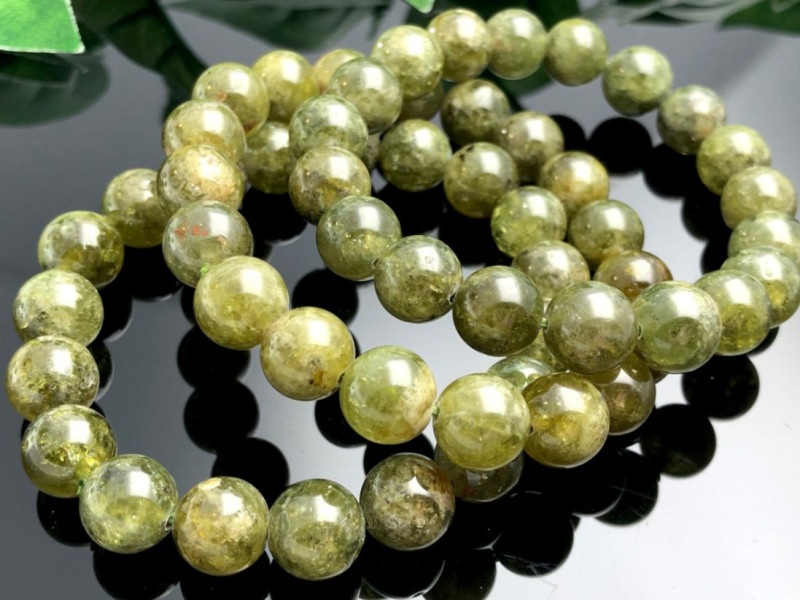 濃厚で深い緑色☆天然石ブレスレット/グリーンガーネット