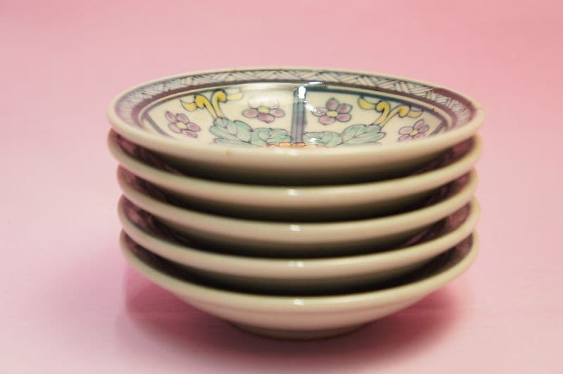 六代 佐藤走波 染錦草花文 3寸皿5枚揃 | いっぴん | | 食器のみつはた