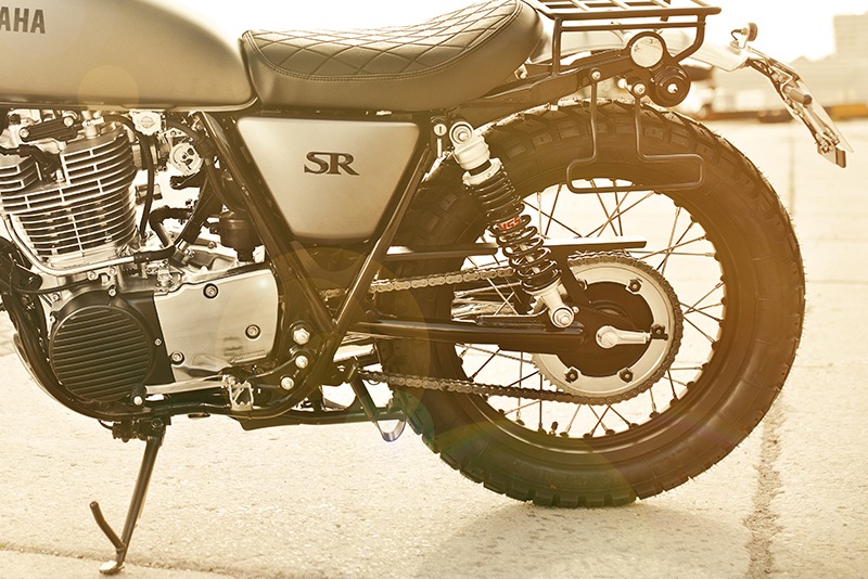 KEDO アルミ製フロントスプロケットカバー（ブラック） SR400/500用