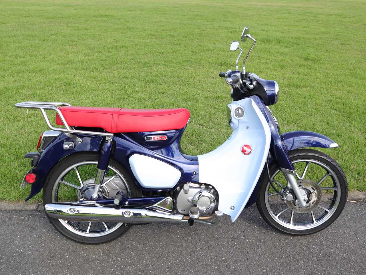 アウトスタンディングモーターサイクル｜スーパーカブ125 C125 JA48