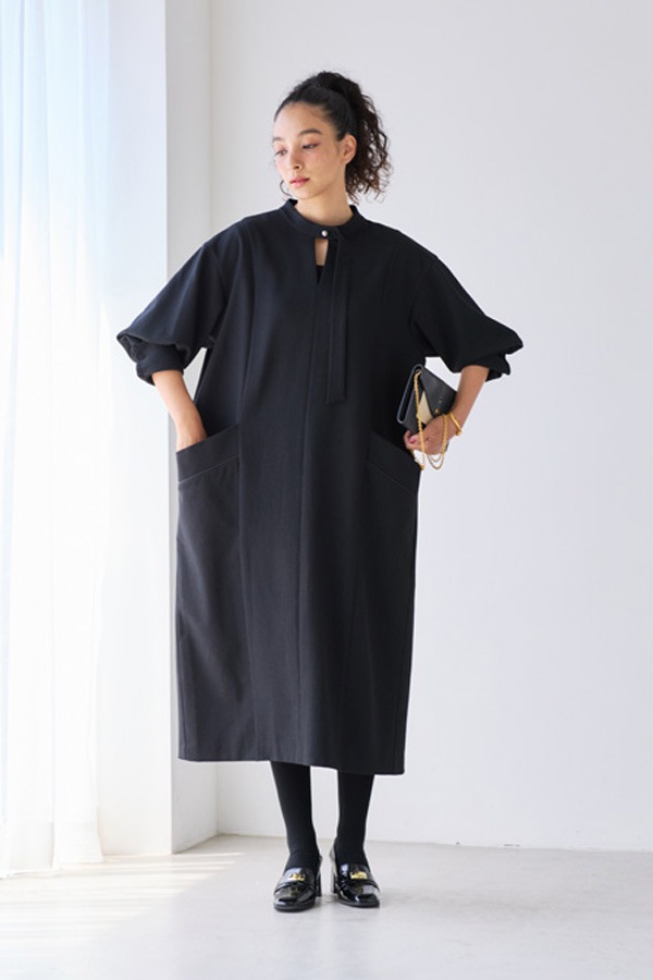 再販】2025AW_フロントタイVネックワンピース | アイテム | OWAUNO