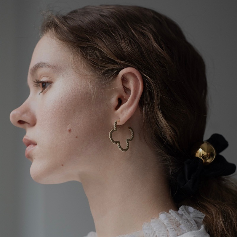 clover hoop pierce (gold) | ALL ITEM | sheriche（シェリッシュ）