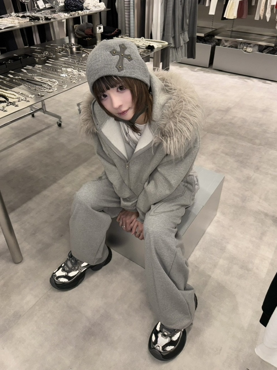 受注制【nmtc +】simple fur zip up hoodie 【エヌエムティーシー