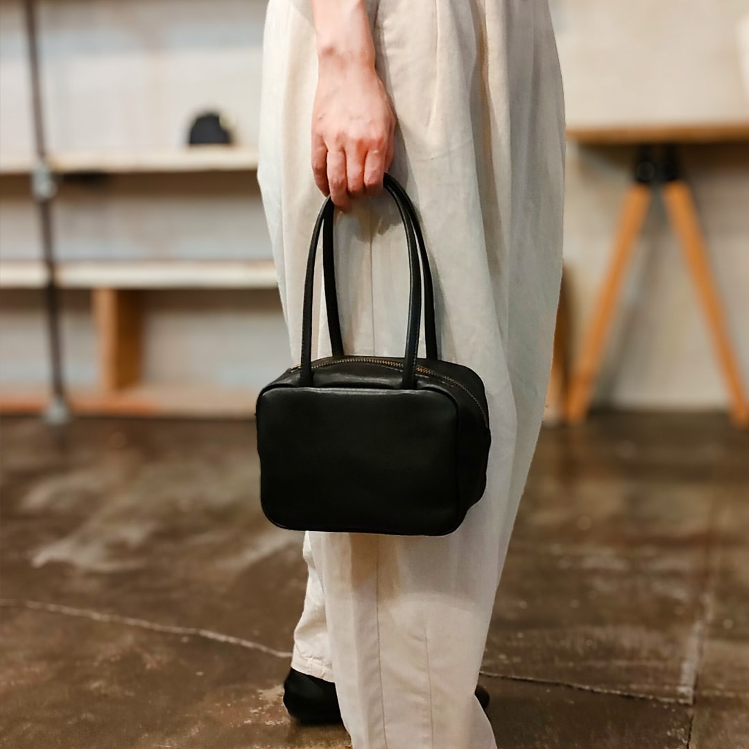 長めハンドルの、やわらかミニボストン【軽量】