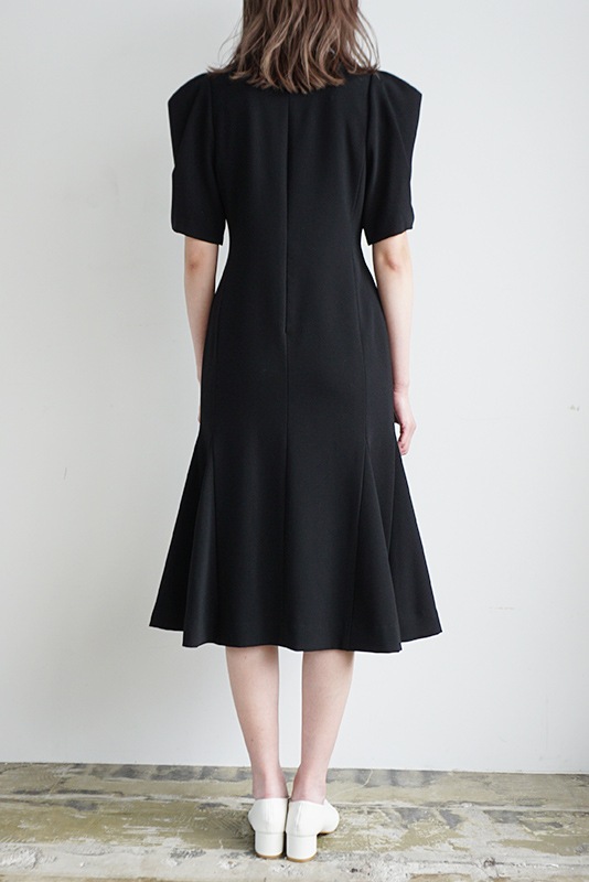 付け襟付きマーメイドシルエットワンピース | ONEPIECE | ROOM903 online