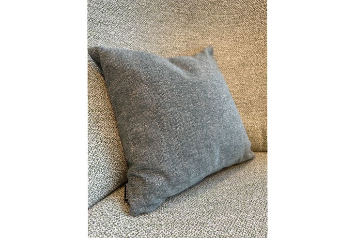 クッション ligne roset(リーン・ロゼ) F-1クッション｜モダン