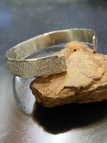 BIG HAND テクスチャーバングル