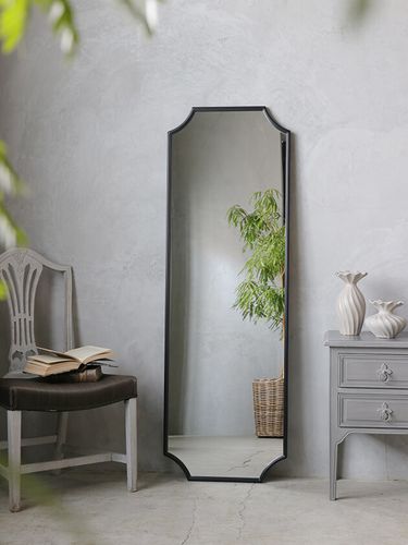 サラグレースがプロデュースを手掛ける壁掛けミラー