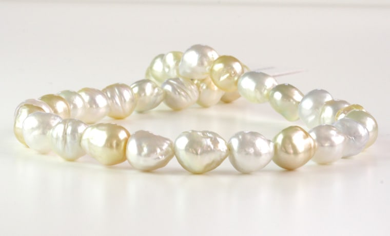 白蝶パール白金マルチカラーバロックネックレス【大きさ10.8-11.7mm