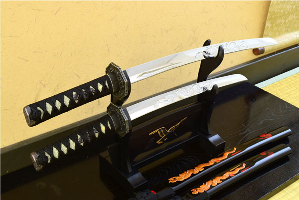 ミニドラゴン SET 刀掛台付 刀身竜彫 模造刀｜【公式】模造刀・居合刀