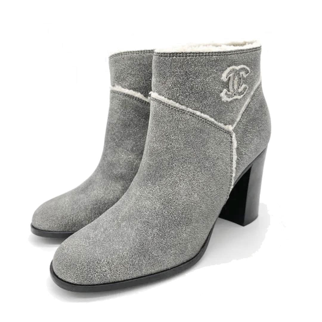 CHANEL シャネル ショートブーツ ココマーク ムートン クラック加工