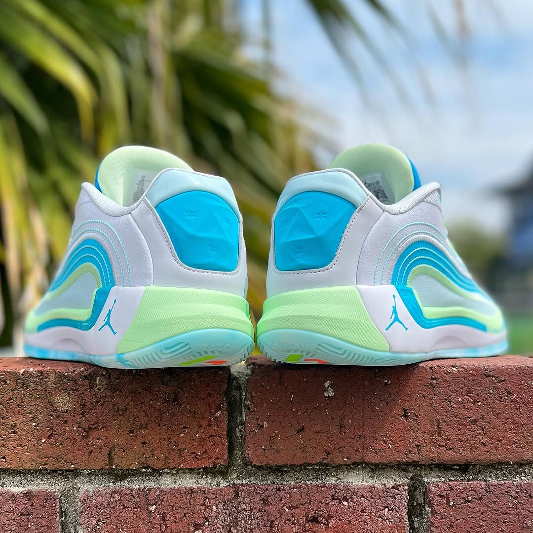 JORDAN LUKA 4 PF 'LASER BLUE' ナイキ ジョーダン ルカ 4 ドンチッチ