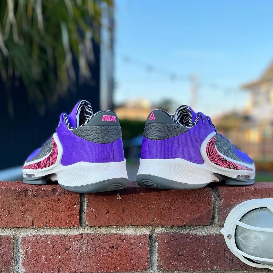 NIKE ZOOM FREAK 4 'ACTION GRAPE' ナイキ ズーム フリーク 4 ヤニス