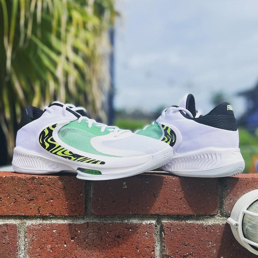 NIKE ZOOM FREAK 4 'BARELY VOLT' ナイキ ズーム フリーク 4 ヤニス