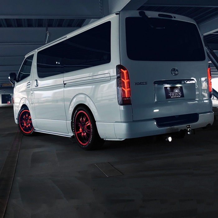 HELIOS 200系ハイエース 3Dユーロ ビーム テールランプ 左右セット