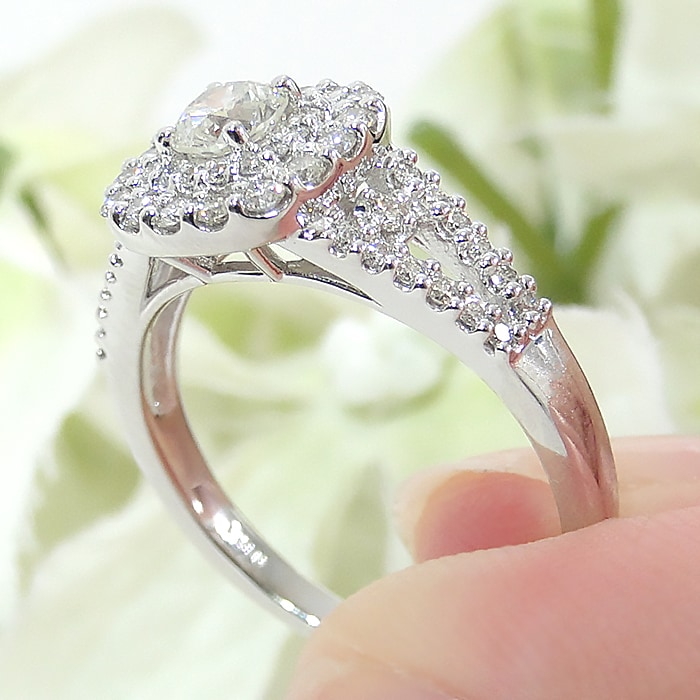 Pt950/K18YG ダイヤモンド 取り巻きデザイン リング【0.74ct】