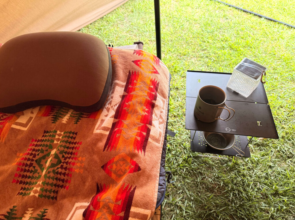 ソロキャンプ｜キャンツーにおすすめの軽量コンパクトなテーブル【ZEN