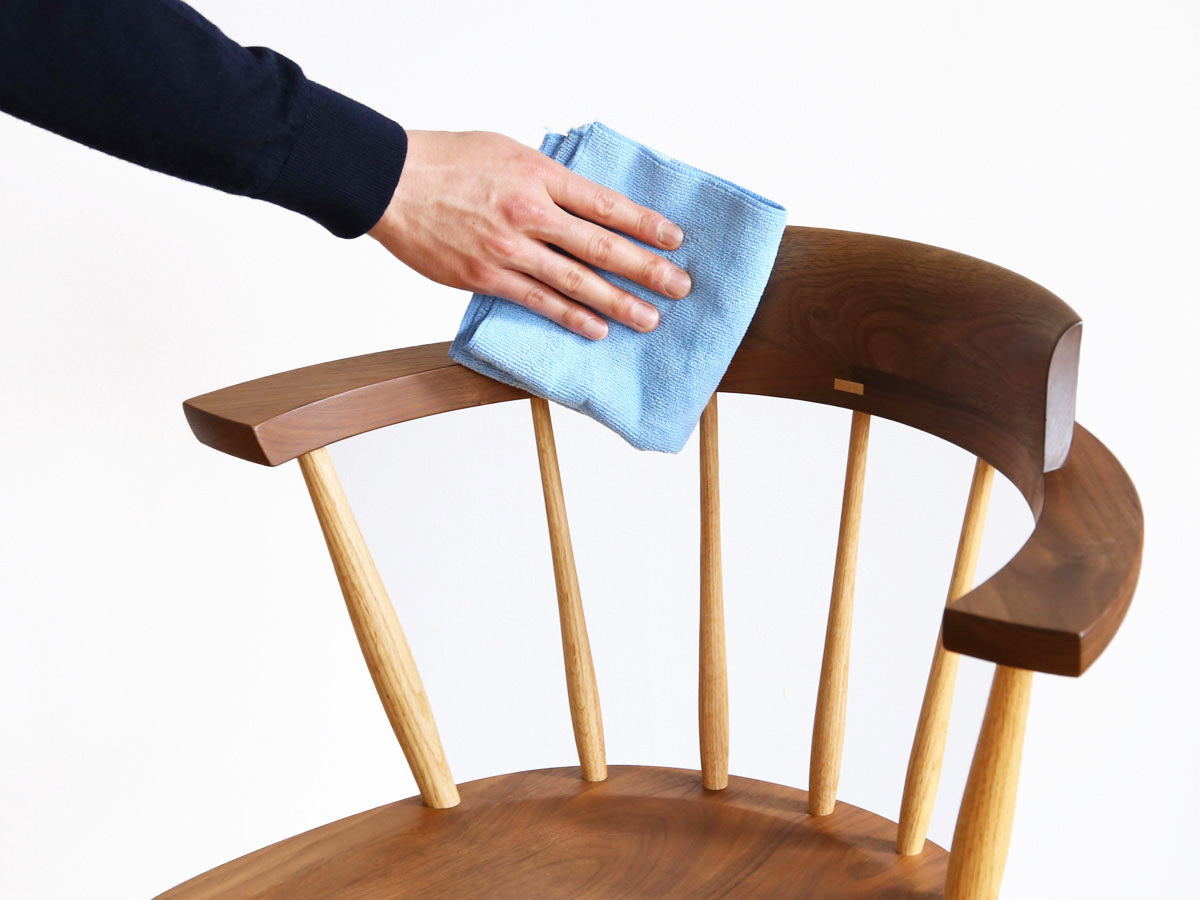 オイル仕上げの椅子のメンテナンス方法【大事に使うために】 | SENSO