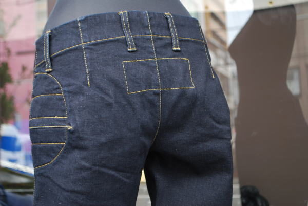 デニムスクランブラーパンツと3Dデニムパンツ | マックスフリッツ