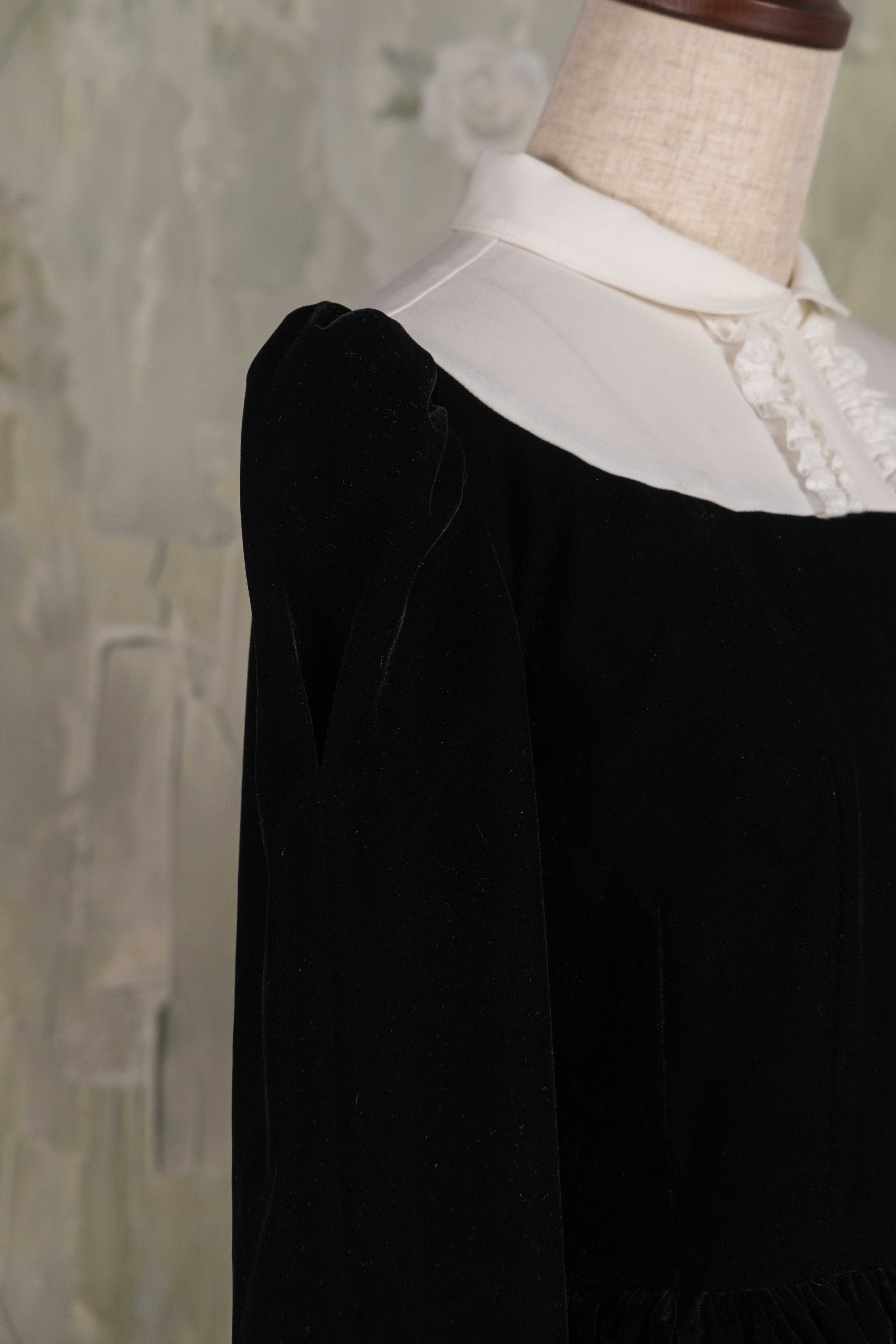 Black museé dress – Mayo Suzuki