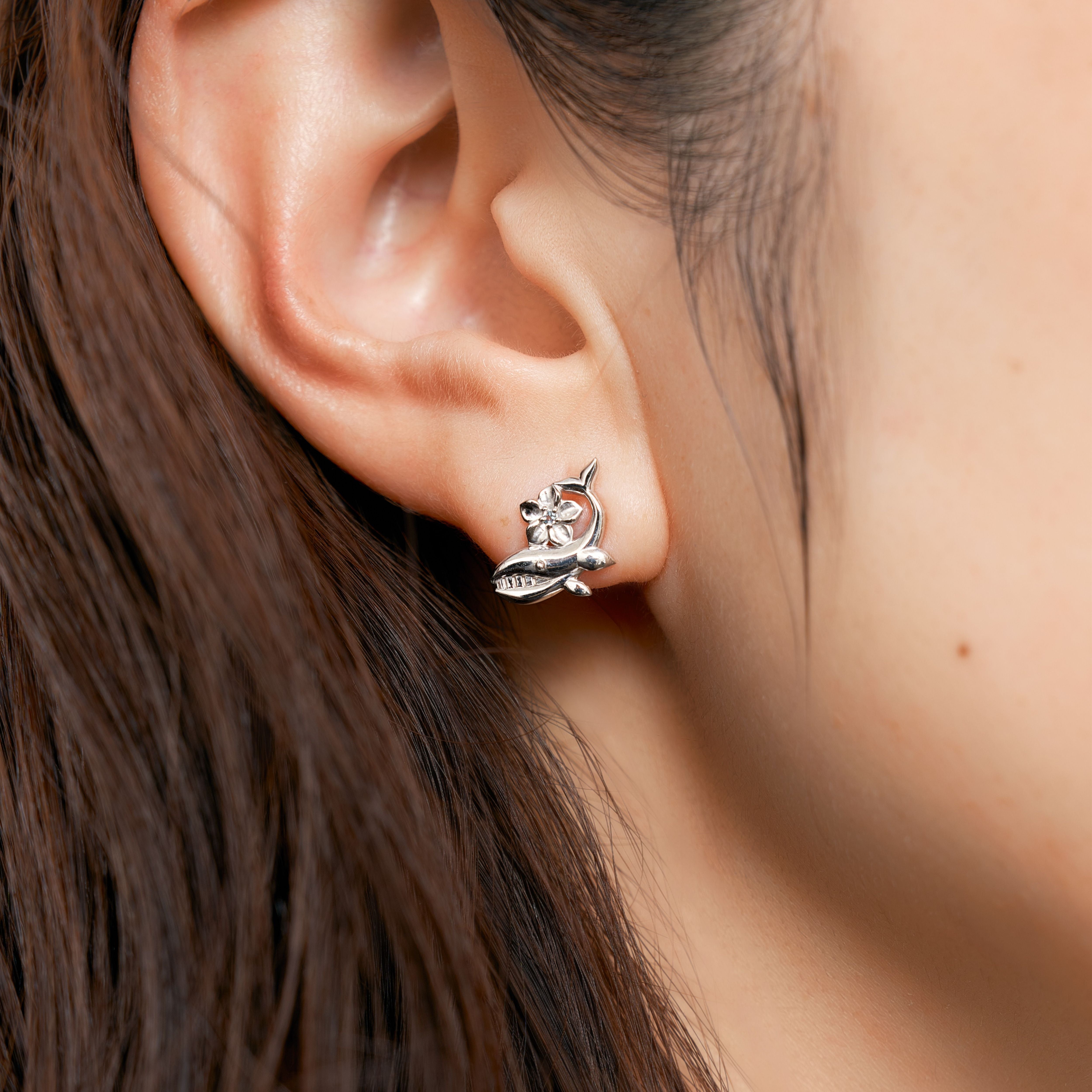 K10WG クジラ 鯨 スタッドピアス - me.（エムイードット）