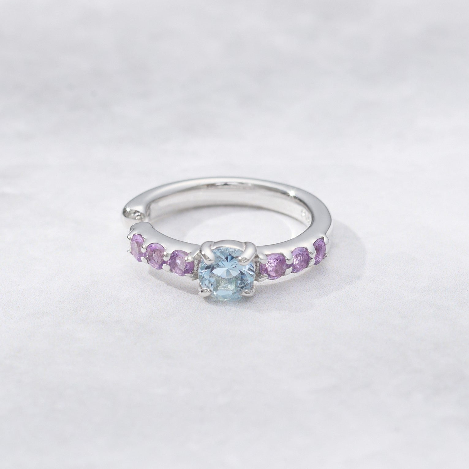 SV925 ダブルカラーストーン イヤーカフ（W/Y）- me.（エムイードット）