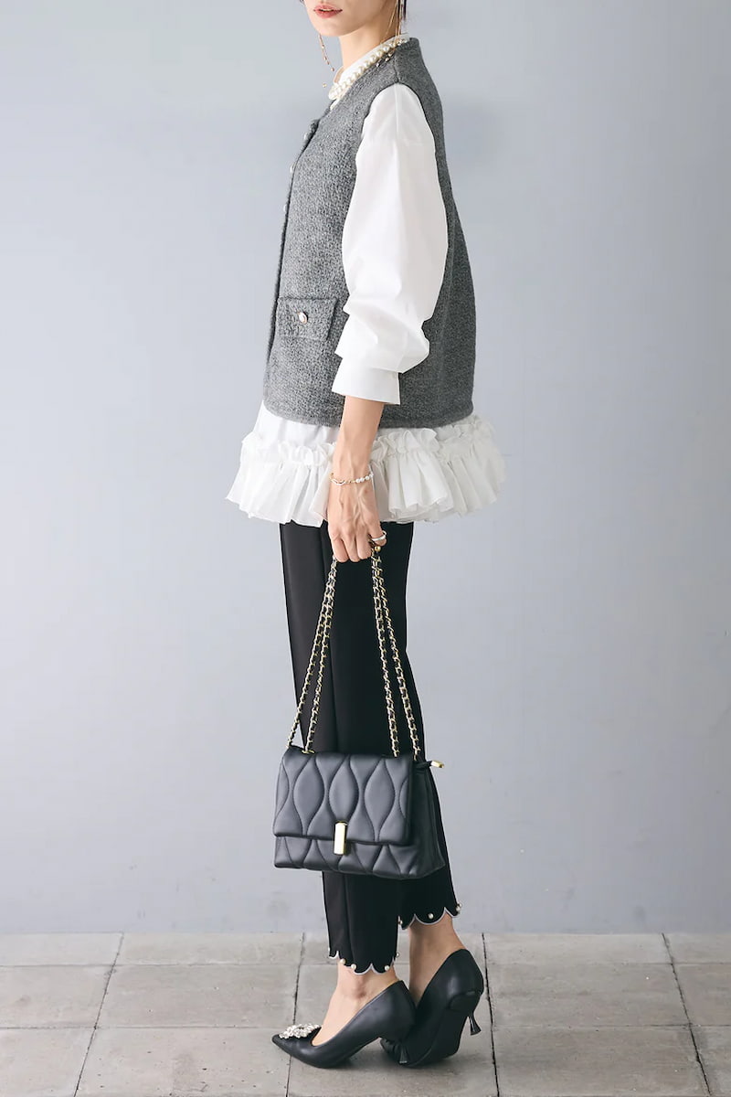 Frene/フラーネ][SET]裾フリルブラウス+ゴールドボタンニットベスト+