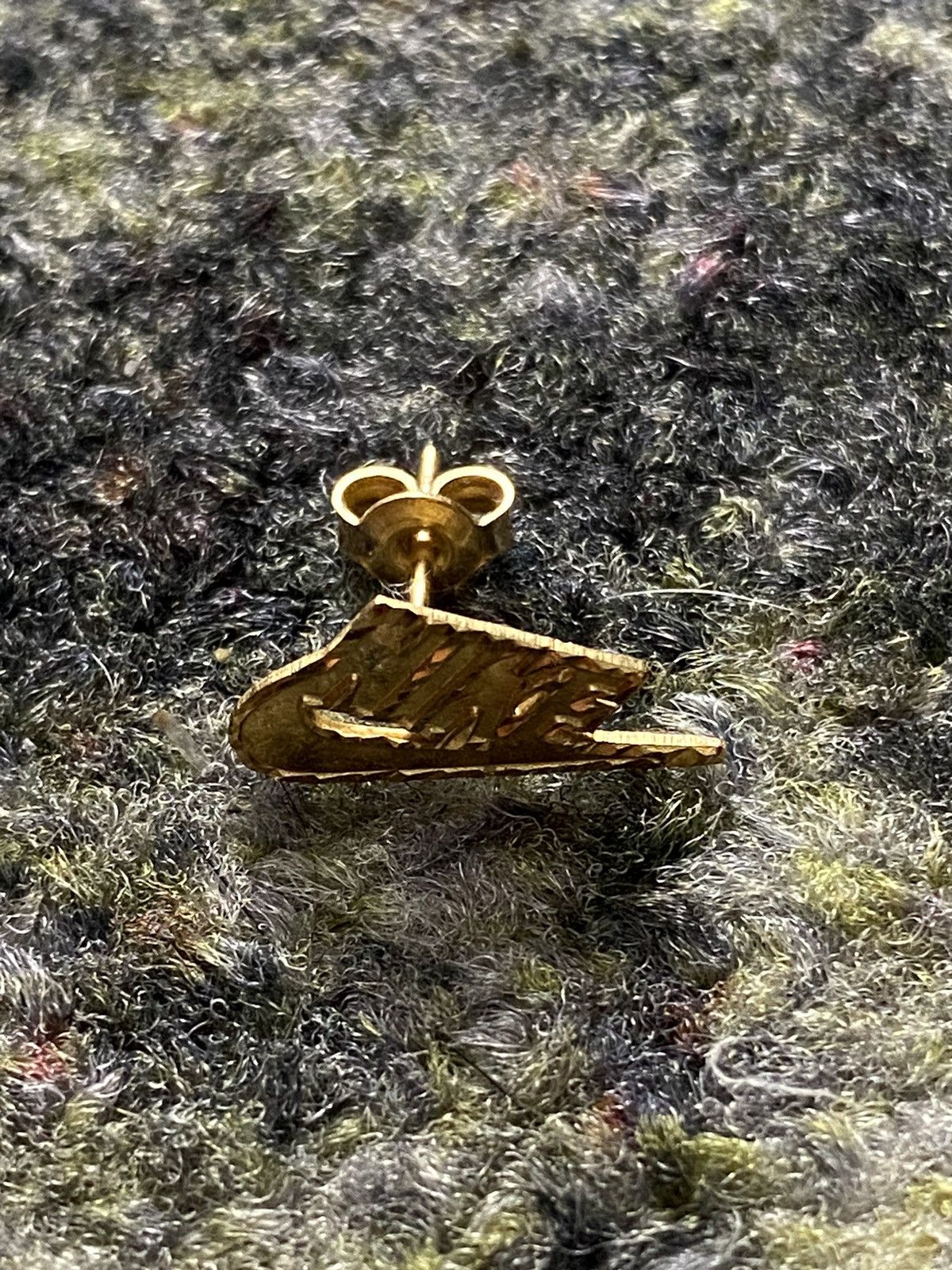 Nike Supreme 14 K Gold Earring | Grailed