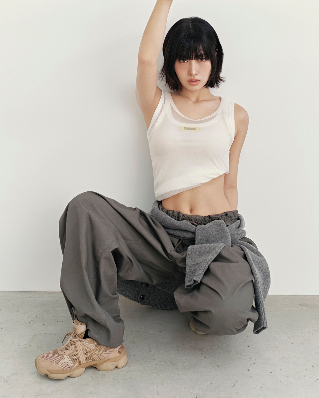 Onitsuka TigerがMOMO、ガルフ、ラシュミカの TIGRUN 着用ビジュアルを