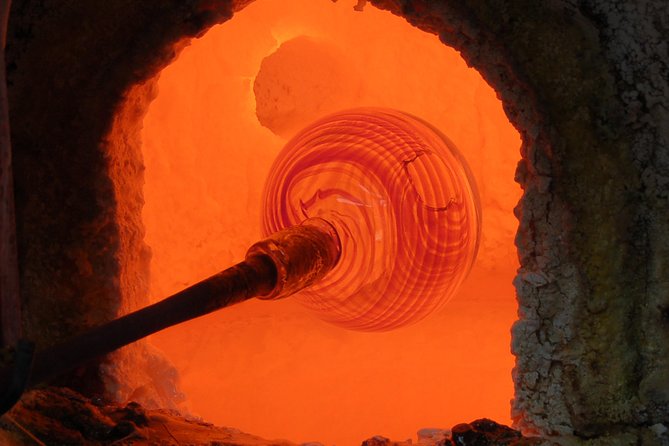 ヴェネツィア：ムラーノとブラーノのグラスとレース半日ボートツアー 2026