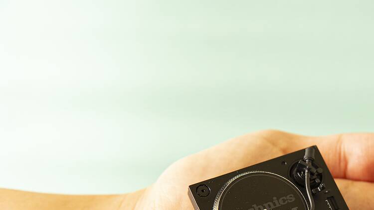 500円のターンテーブル？ Technicsの製品が手のひらサイズに