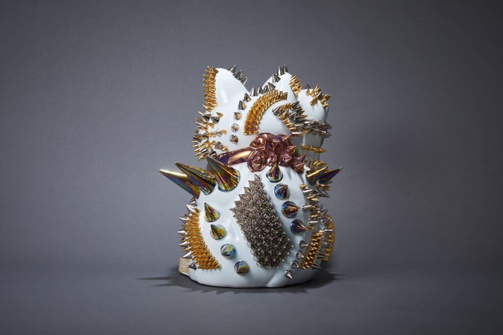 陶芸家・古賀崇洋が「暗号資産」をモチーフとした新作《NEO MANEKINEKO