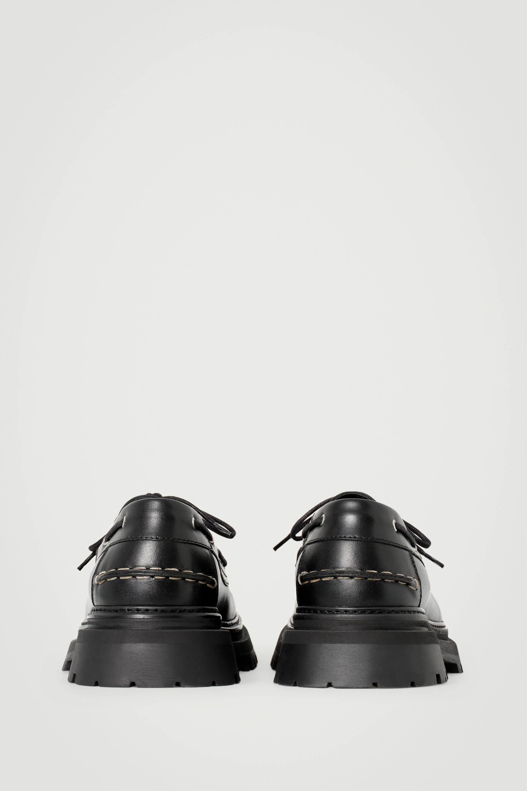 CHUNKY LEATHER BOAT SHOES - BLACK | COS