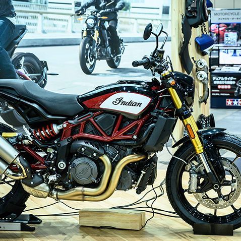 これから二輪のトレンドは“フラットトラッカー”！──【第9弾