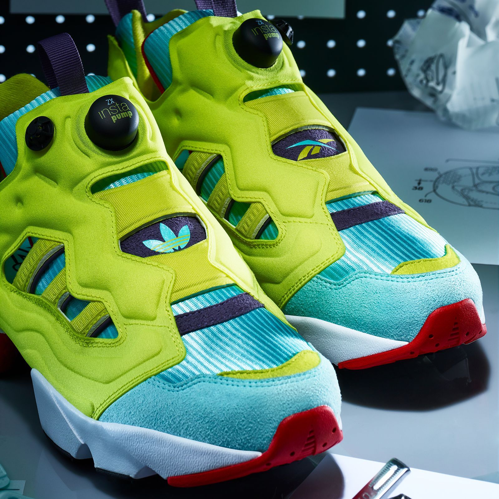 ZX 8000」と「インスタポンプフューリー」が融合──アディダス