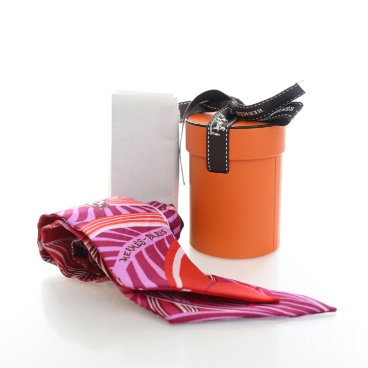 Hermes Jaguar Quetzal Silk Twilly - Luxe Du Jour