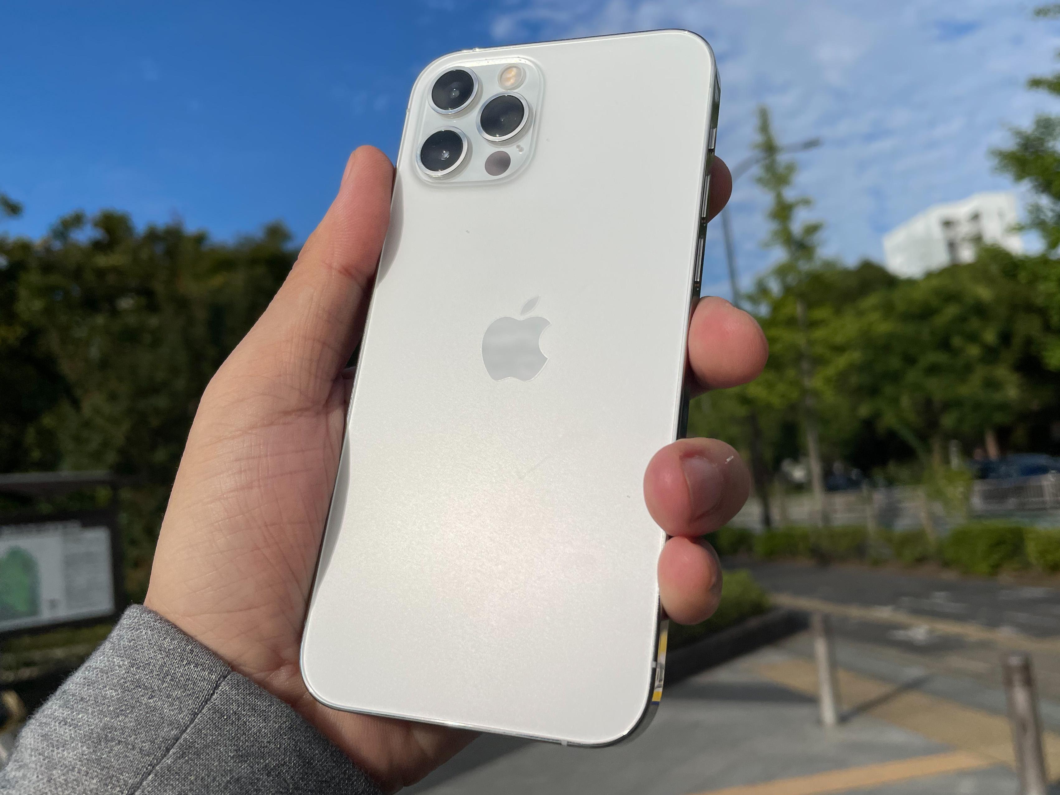 実機レビュー】「iPhone 12 Pro」を選ぶ理由は、iPad Pro並みの高性能