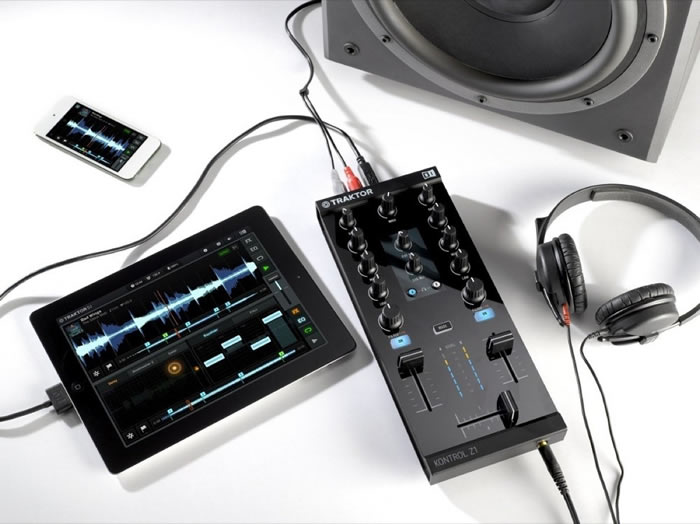 Native Instruments Traktor Kontrol Z1 DJ Kontrol Mikser Fiyatı