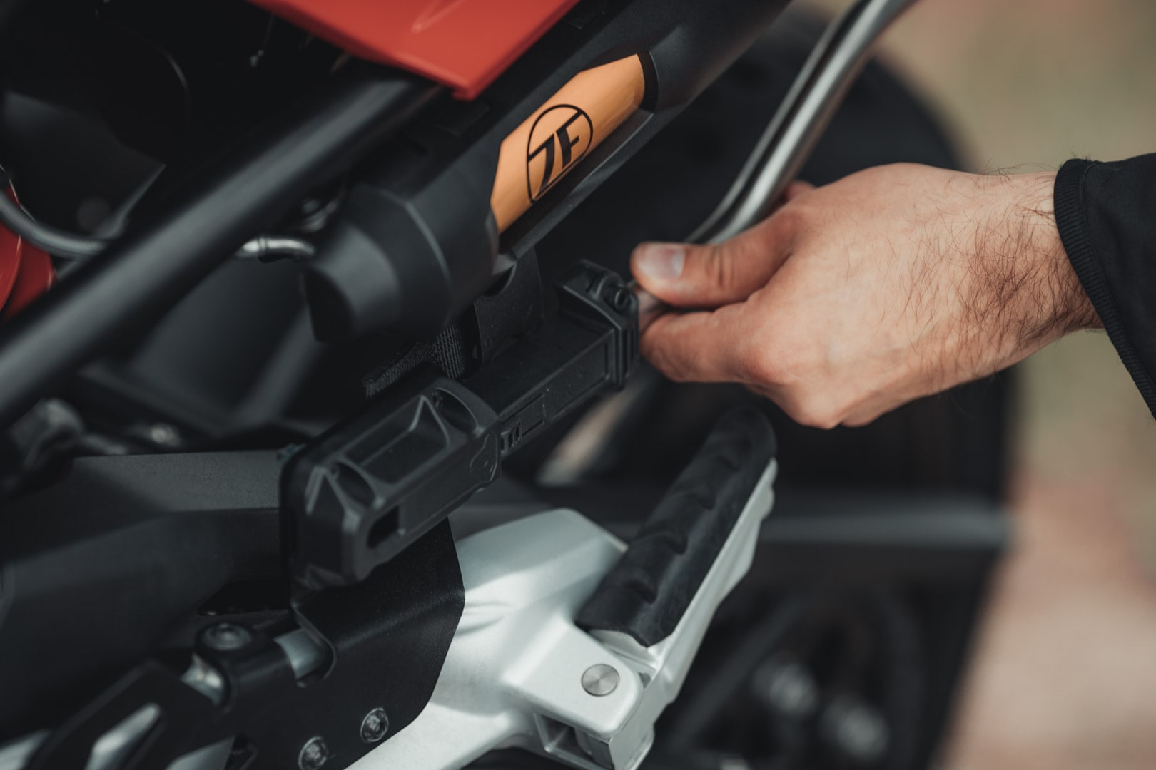 PRO BLAZE H saddlebag set for the Kawasaki ZX-10R - SW-MOTECH - SW