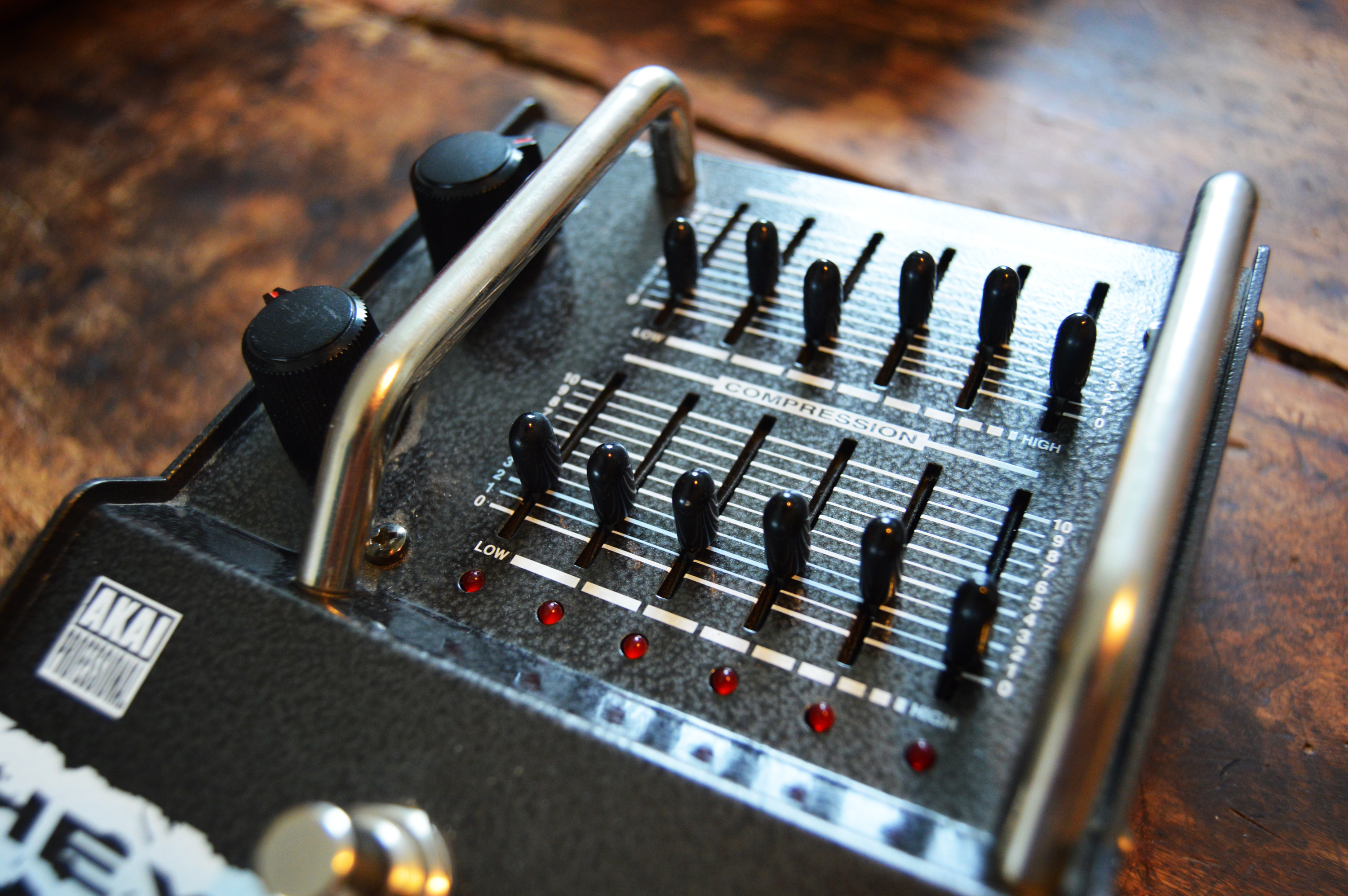 HexaComp C2M - Akai Professional HexaComp C2M - Audiofanzine