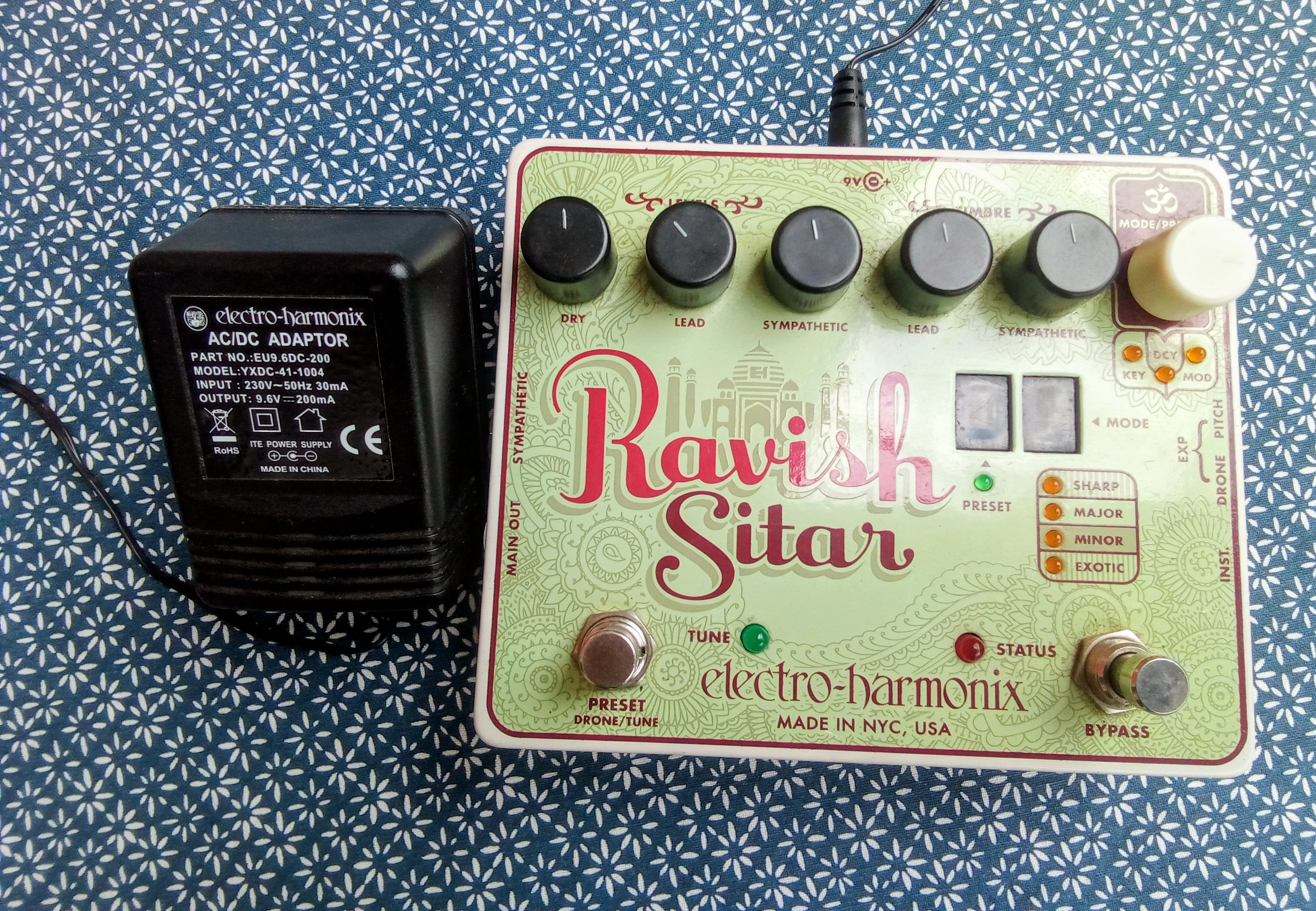 Ravish Sitar - Electro-Harmonix Ravish Sitar - Audiofanzine