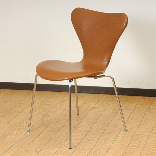 UD2096/Fritz Hansen社製ヤコブセン（Arne Jacobsen）デザイン セブン
