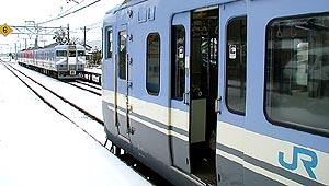 急行能登路雪景色の旅