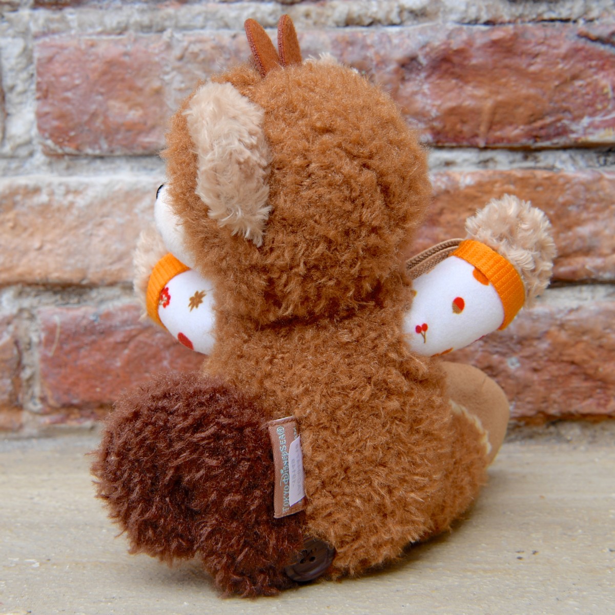 カーテンホルダー&腕にくっつく！東京ディズニーシー“ダッフィーたちの