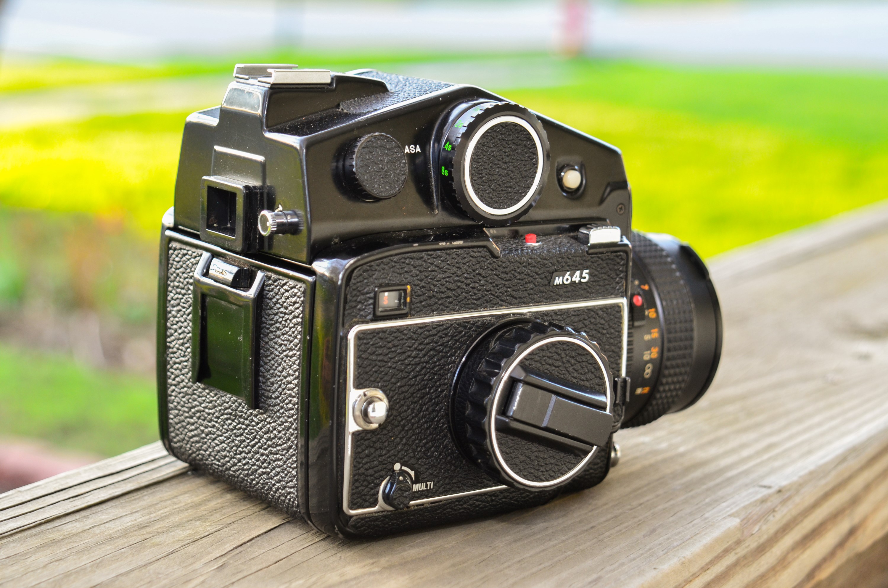 Mamiya M645 (1975) - mike eckman dot com