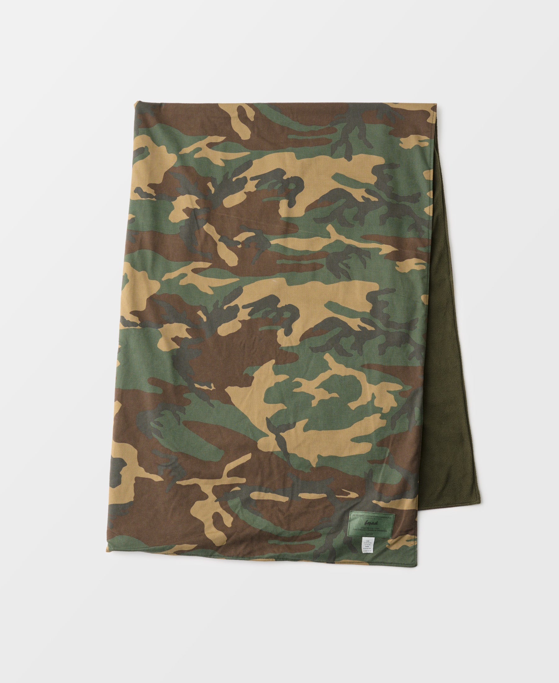 フリース裏地付きカモフラージュブランケット – F. M.C.D. Japan Store