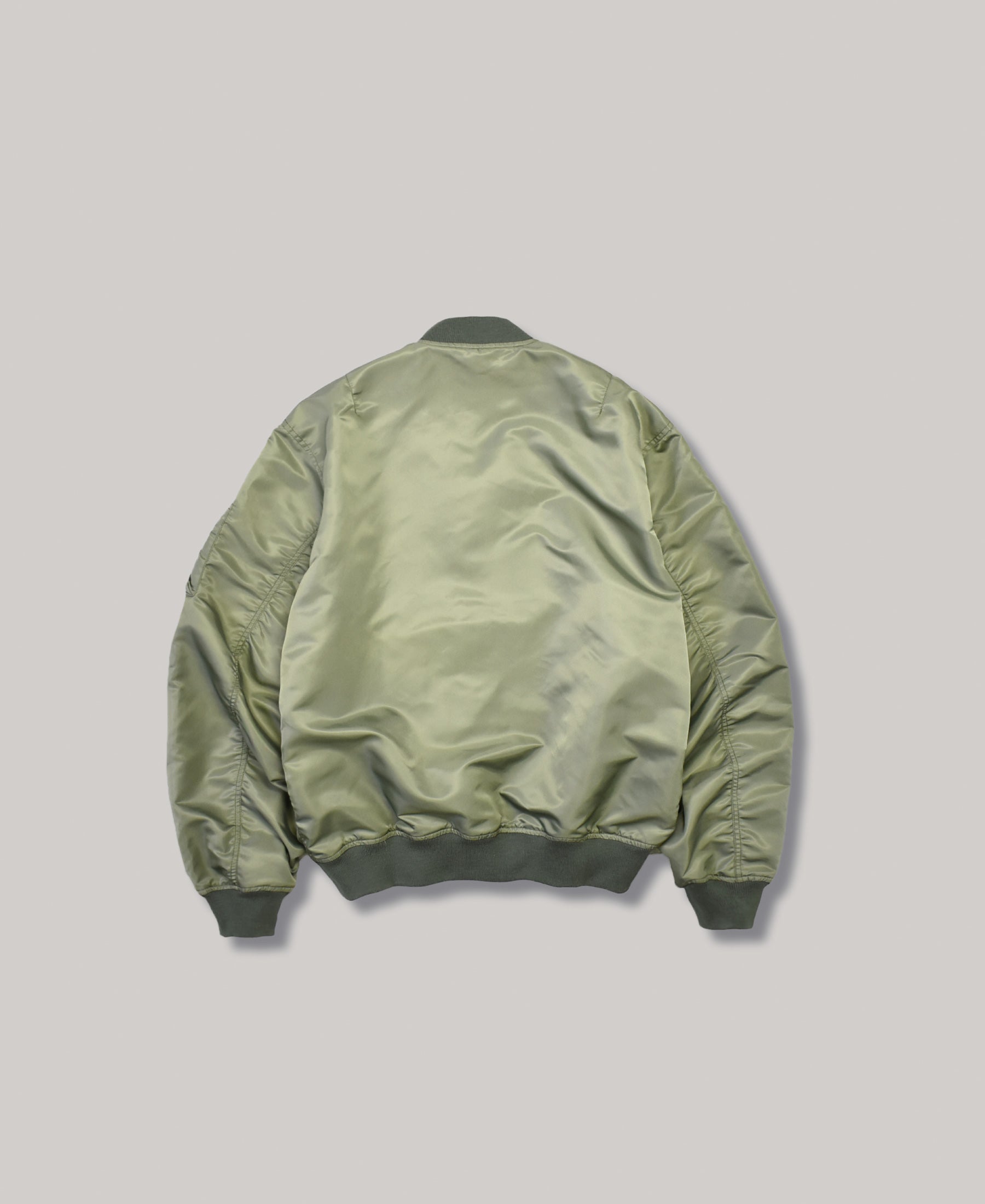 アウトレット 50%オフ | ノンパテッドナイロンボンバージャケット