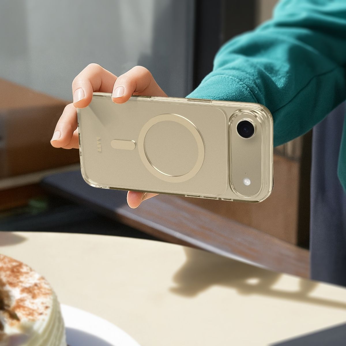 iPhone Airケース CRYSTAL FLURO ライトゴールド – MiraiSell