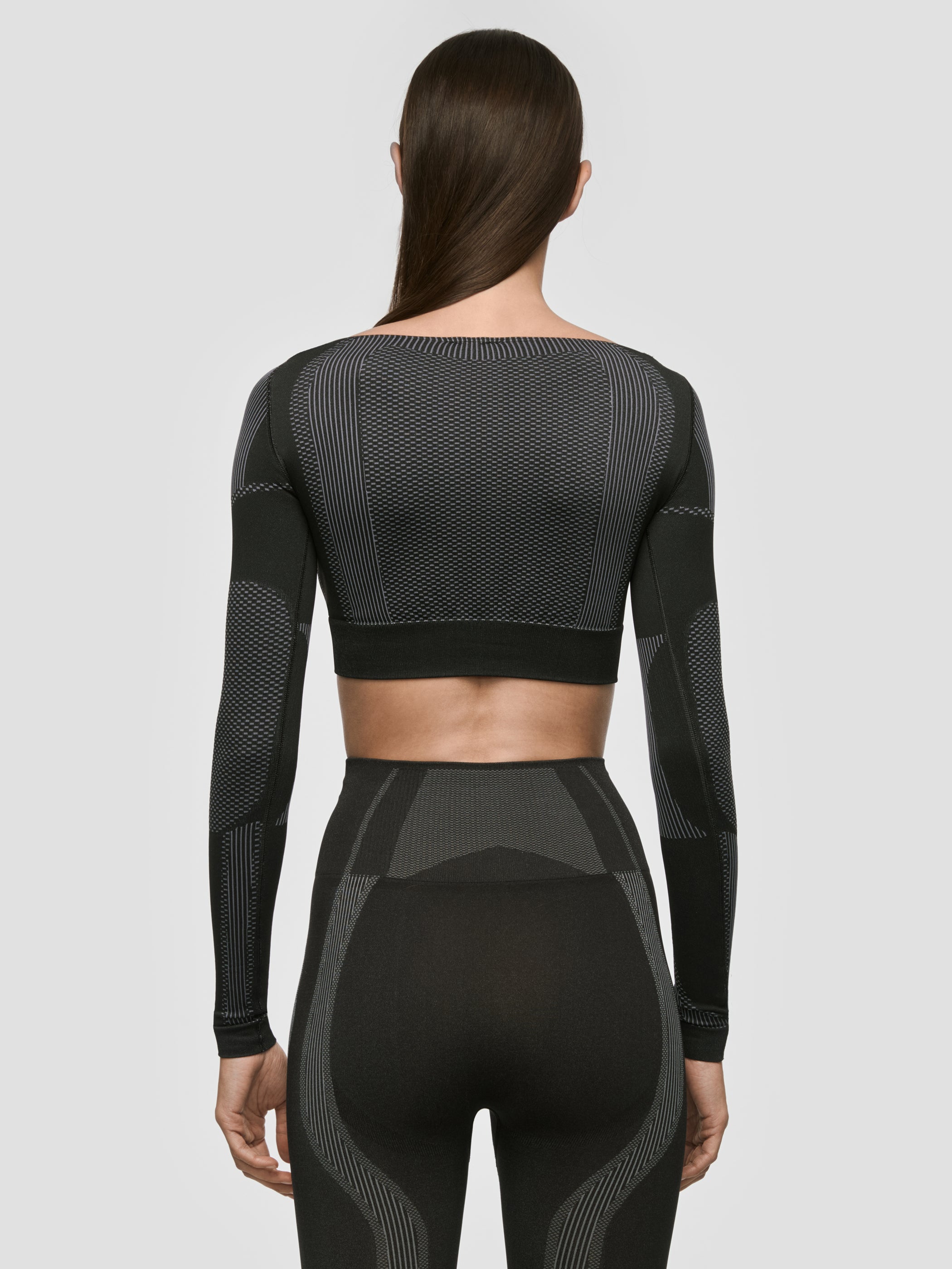 Sport Longsleeve Cropped Square Shaped Muted Black